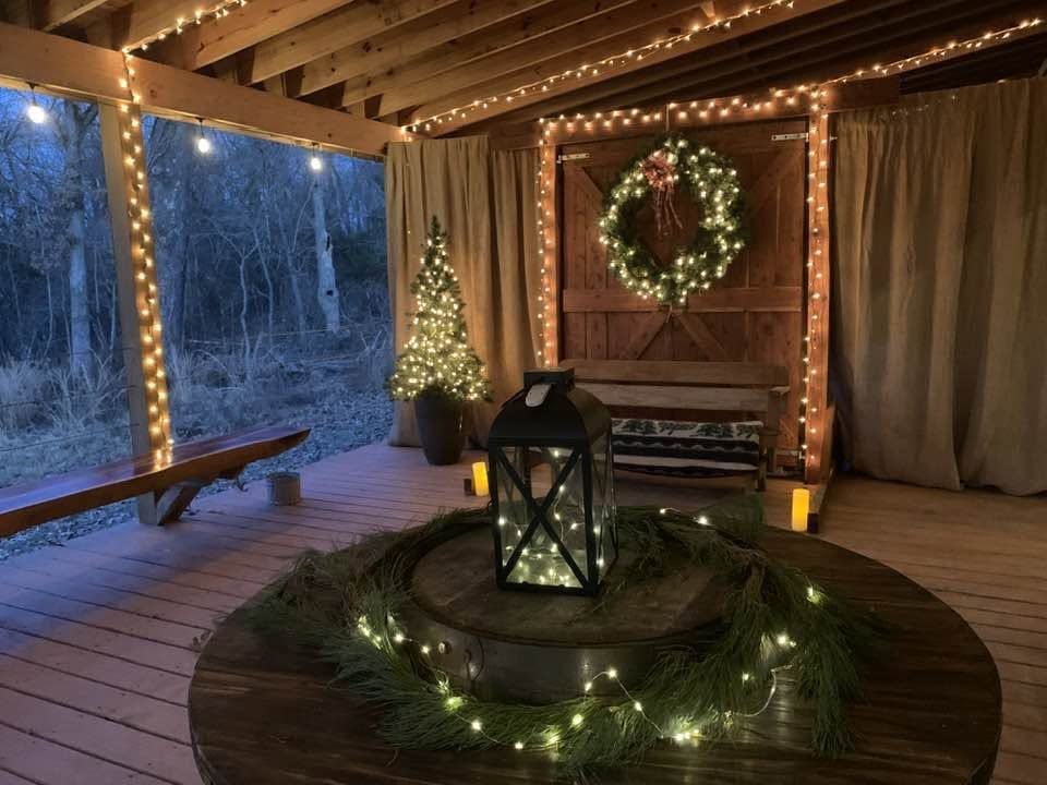 Real wedding at Grandpas Barn, Mountain Home AR