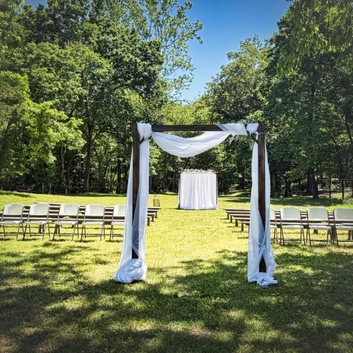 Real wedding at Grandpas Barn, Mountain Home AR